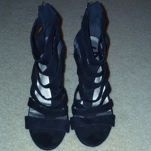 Guess Black Strappy Wedge Sandals - Picture 4 of 6